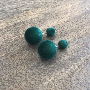 Velvet green earrings